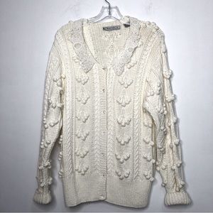 Vintage Raphael’s granny lace collar light cream sweater cardigan. E16